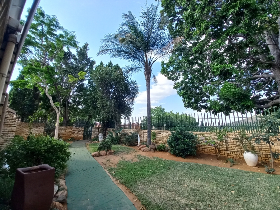 4 Bedroom Property for Sale in Safari Gardens North West